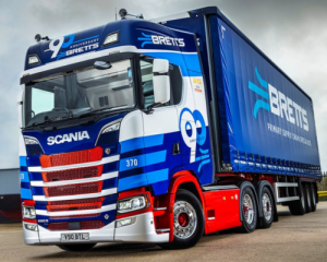 Bretts Transport lorry equipped with Fleet Focus AI-powered fleet safety technology.